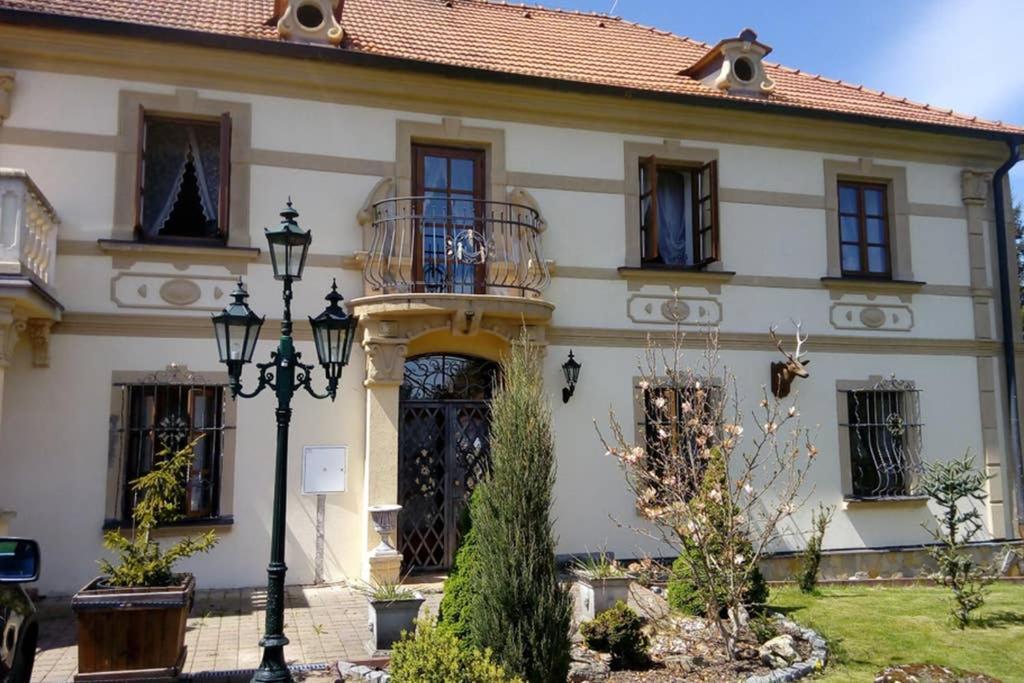 Zamecek Zdiky - Moderni Velky Apartman Bujanov Exterior photo