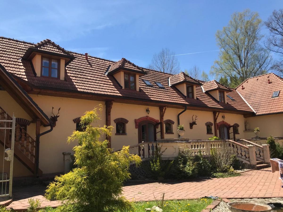 Zamecek Zdiky - Moderni Velky Apartman Bujanov Exterior photo